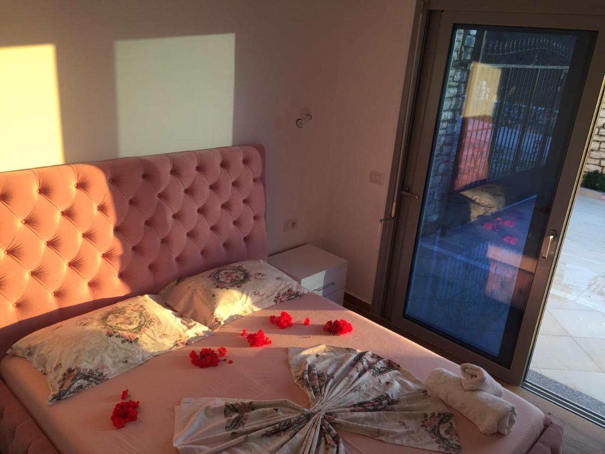 Sunset House Ксаміл